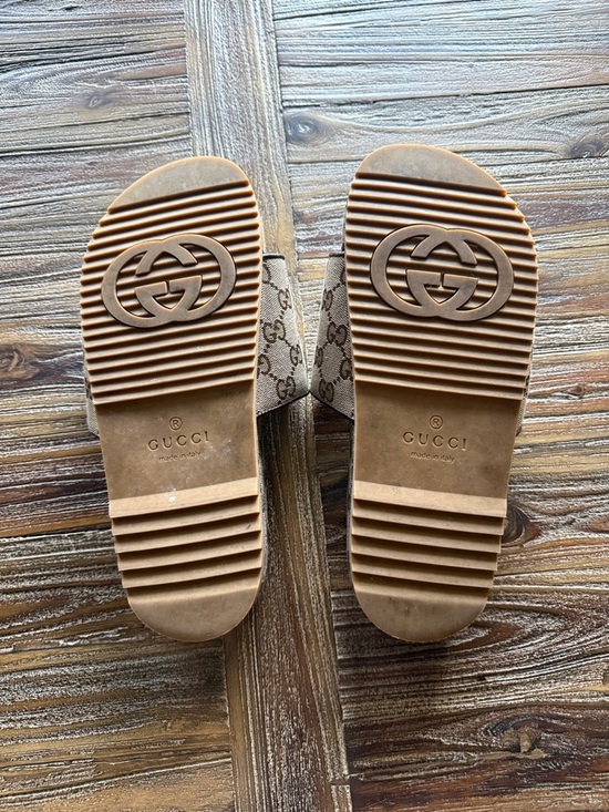 Sandals_&_Flip_Flops